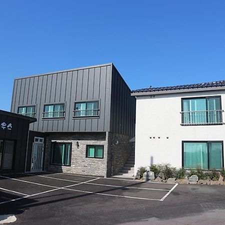 Blue Island Guesthouse Seogwipo Eksteriør bilde