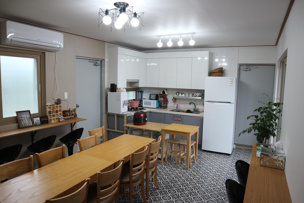Blue Island Guesthouse Seogwipo Eksteriør bilde
