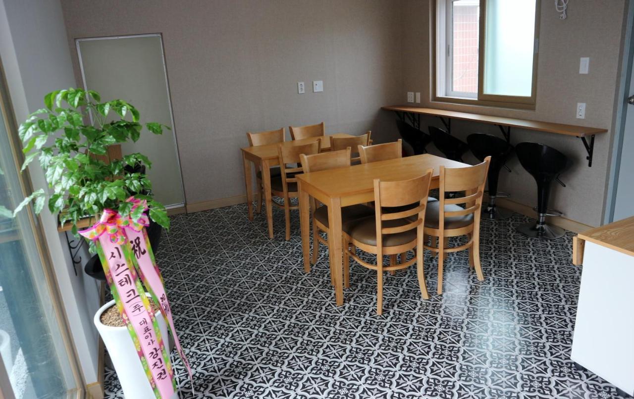 Blue Island Guesthouse Seogwipo Eksteriør bilde
