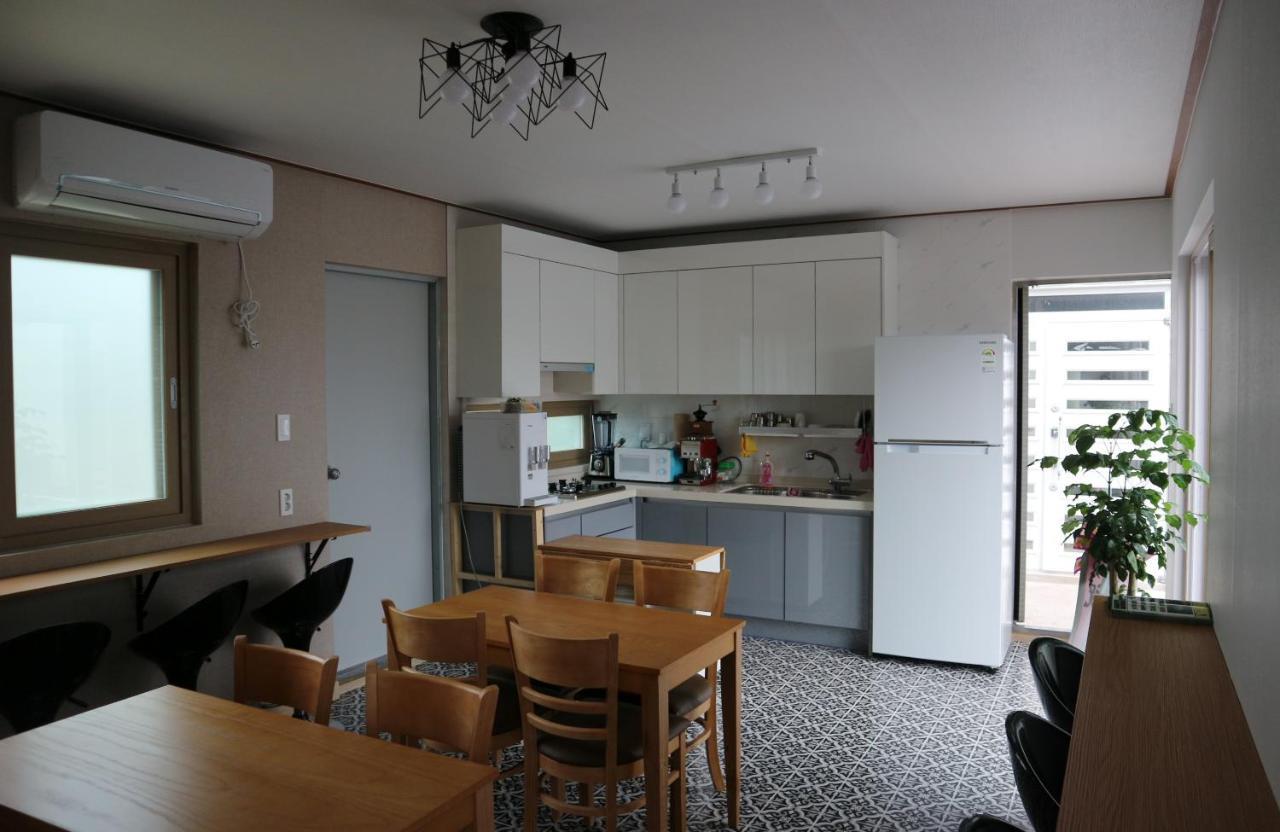 Blue Island Guesthouse Seogwipo Eksteriør bilde