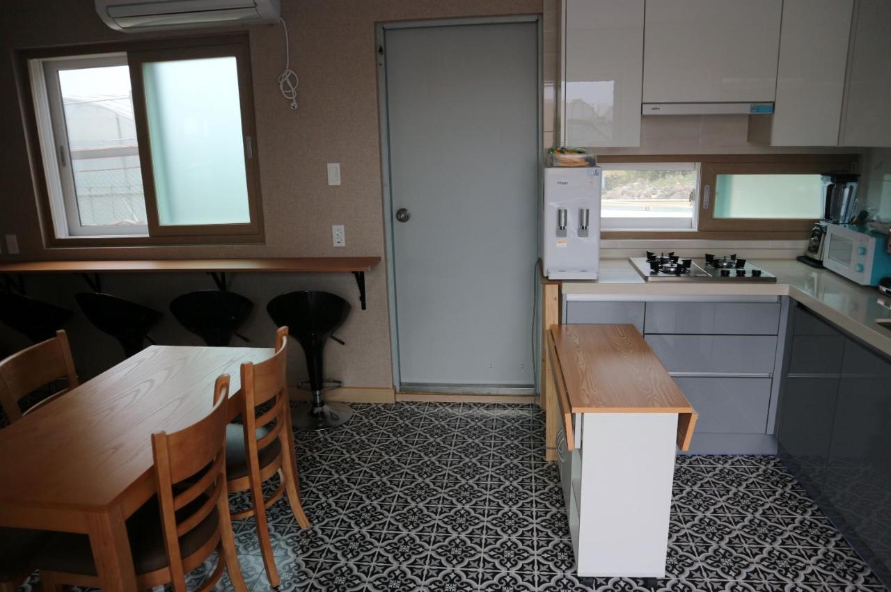 Blue Island Guesthouse Seogwipo Eksteriør bilde