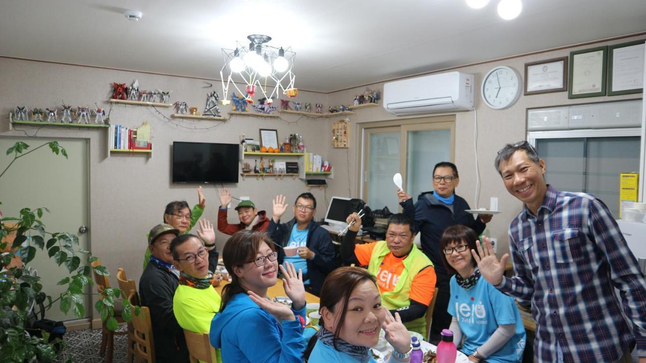 Blue Island Guesthouse Seogwipo Eksteriør bilde